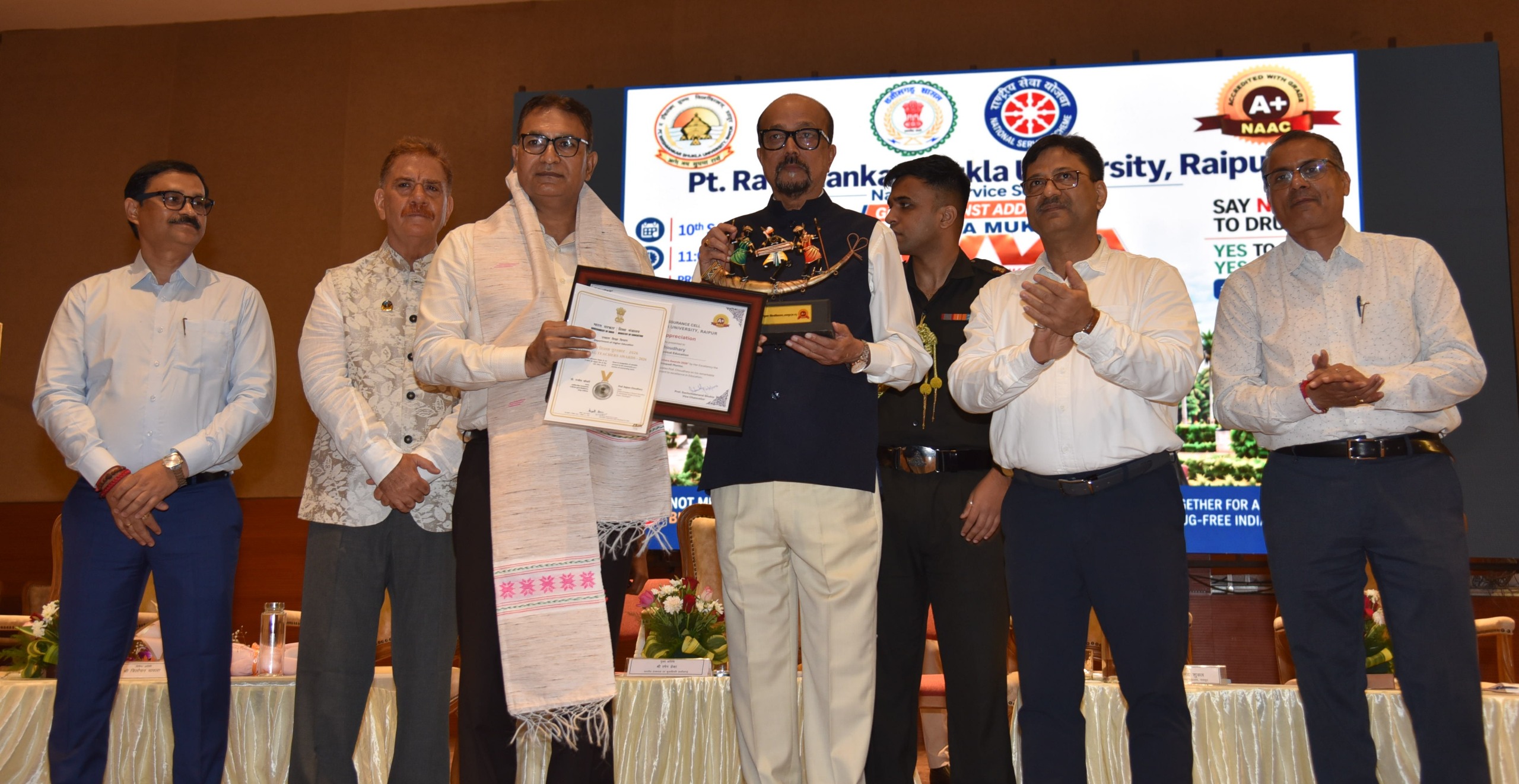 नशे से दूर रहकर युवा अपनी ऊर्जा राष्ट्र निर्माण में लगाएं - राज्यपाल डेका
